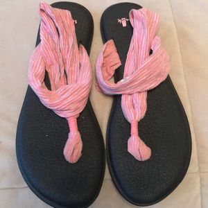 Sanuk yoga shoes